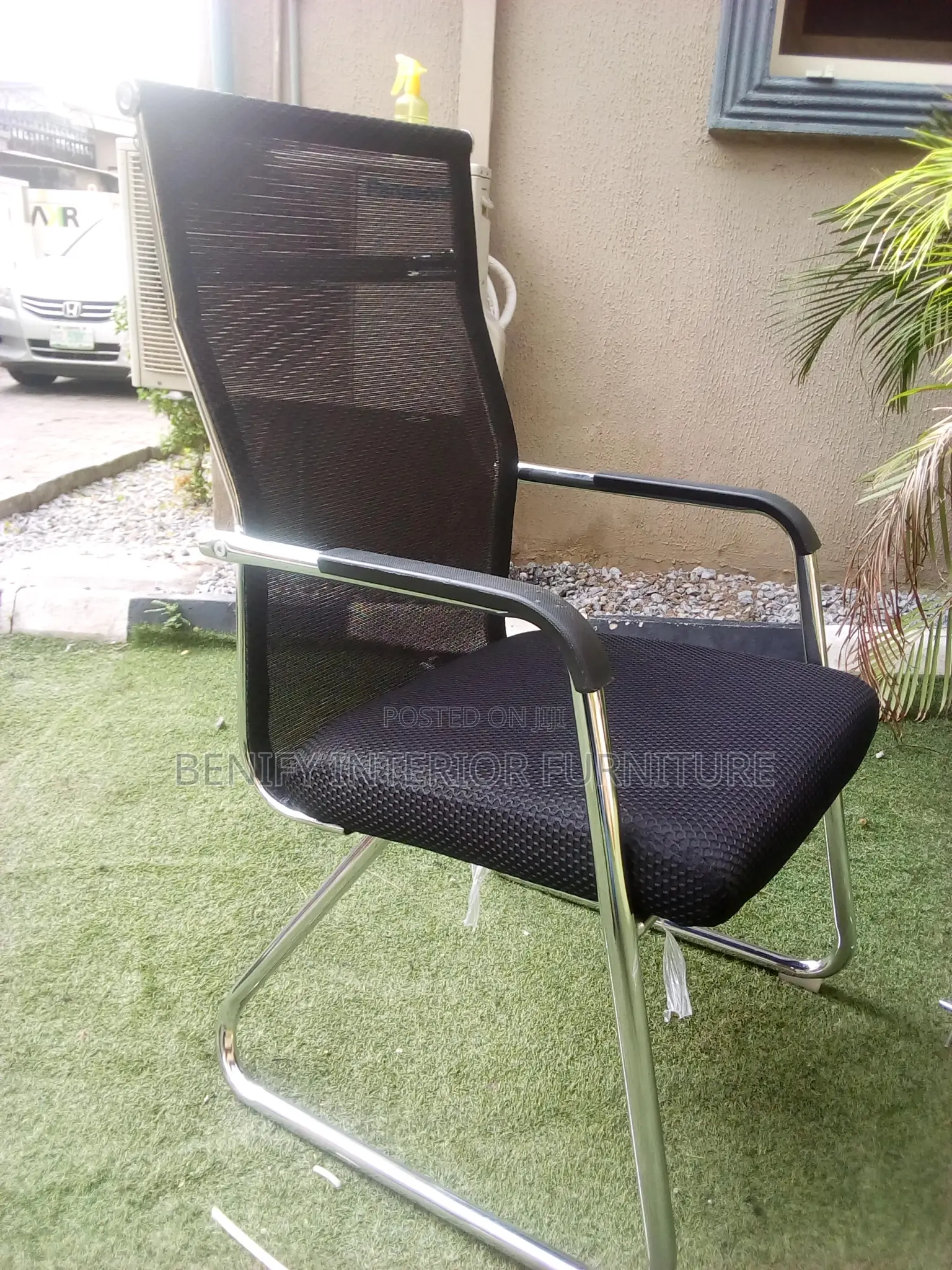 Mesh Visitor's Chair