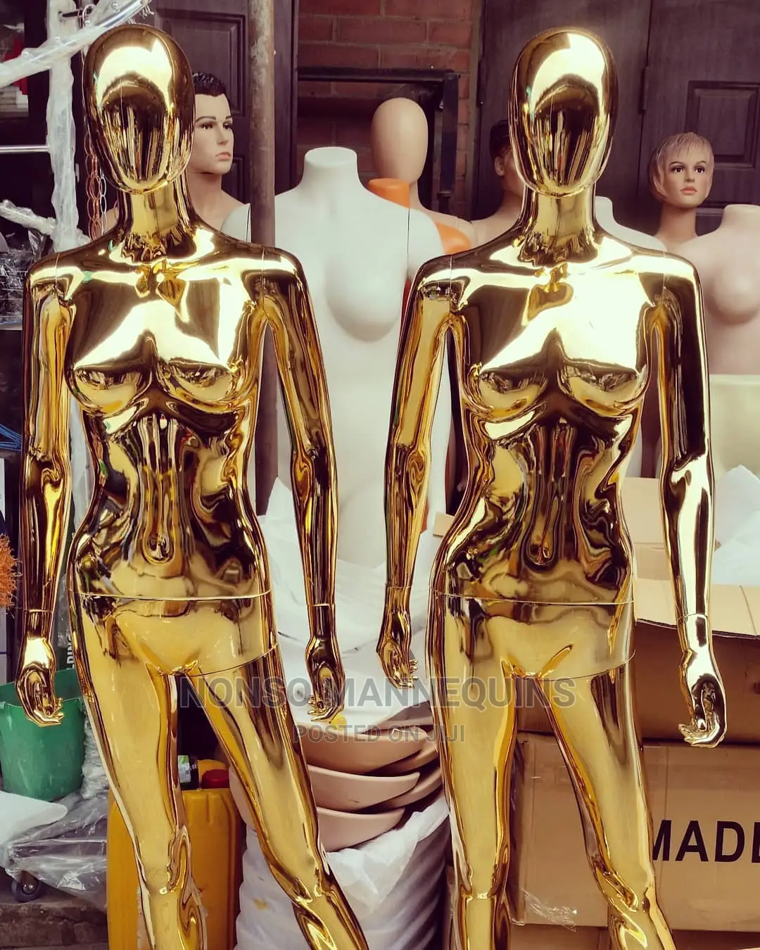 Big Breast Gold Glossy Chrome Female Mannequin