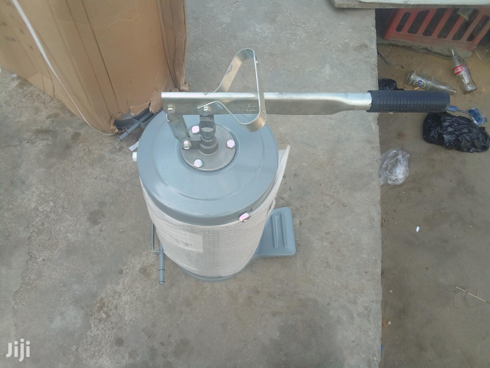 High Pressure Grease Pump/Grease Bucket