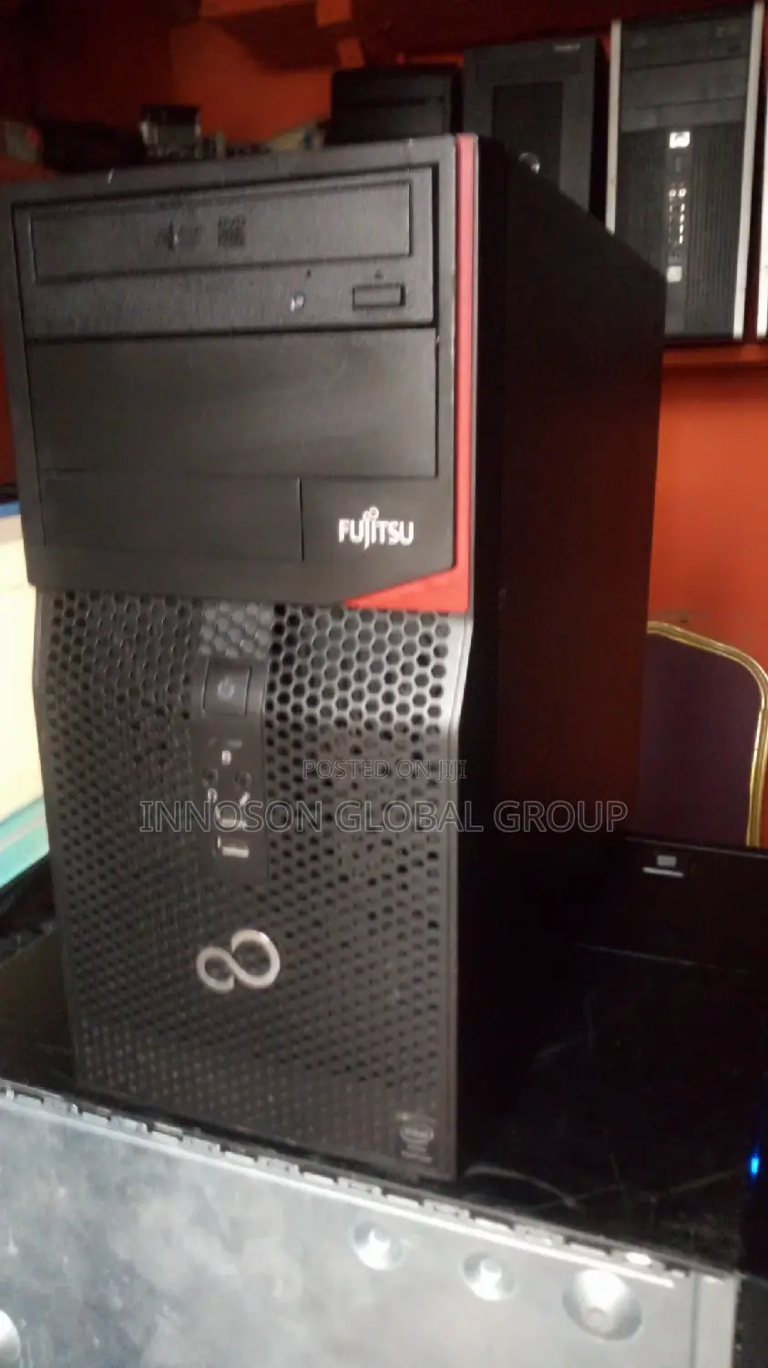 Desktop Computer Fujitsu Esprimo P557/E85+ 4GB Intel Core i3 HDD 320GB