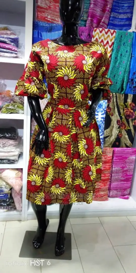 Black Big Size Female Display Mannequin With Nice Pose