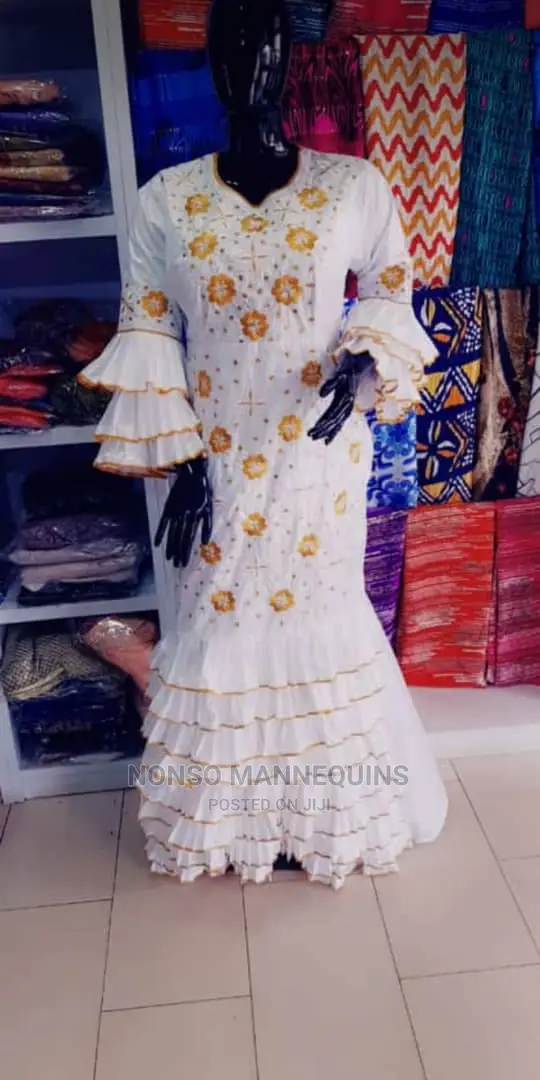Black Big Size Female Display Mannequin With Nice Pose