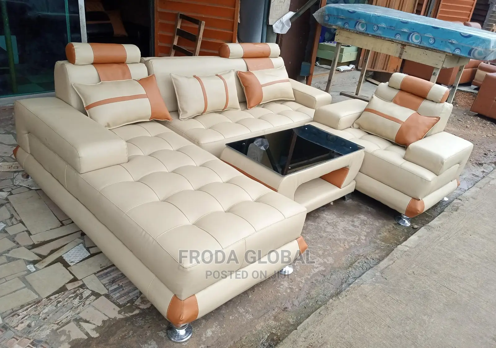 L Shaped Sofa With a Single Sitter Chair and Table. Lag07
