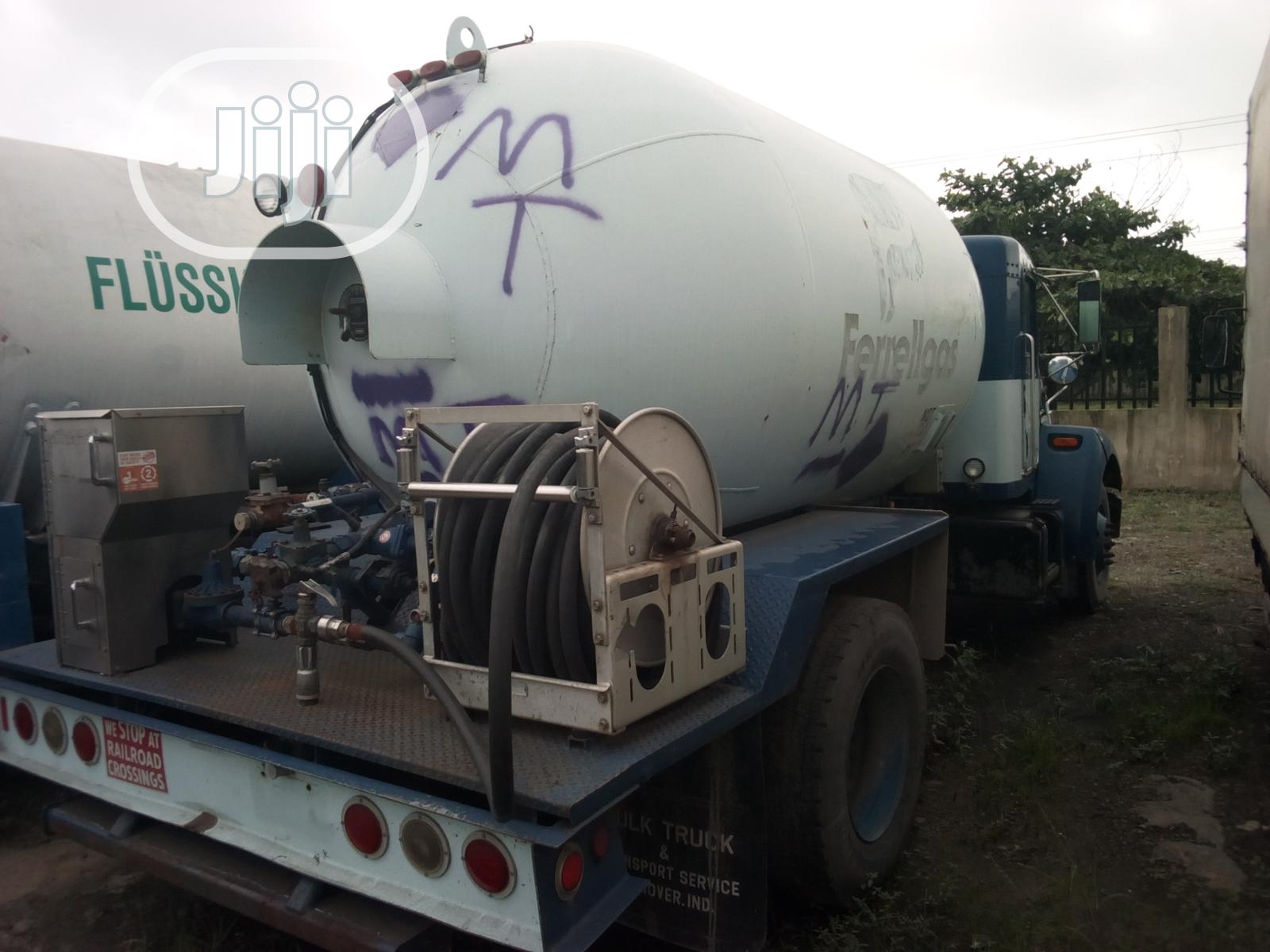 Kenwood Mack LPG Bobtail Truck 5 Tons