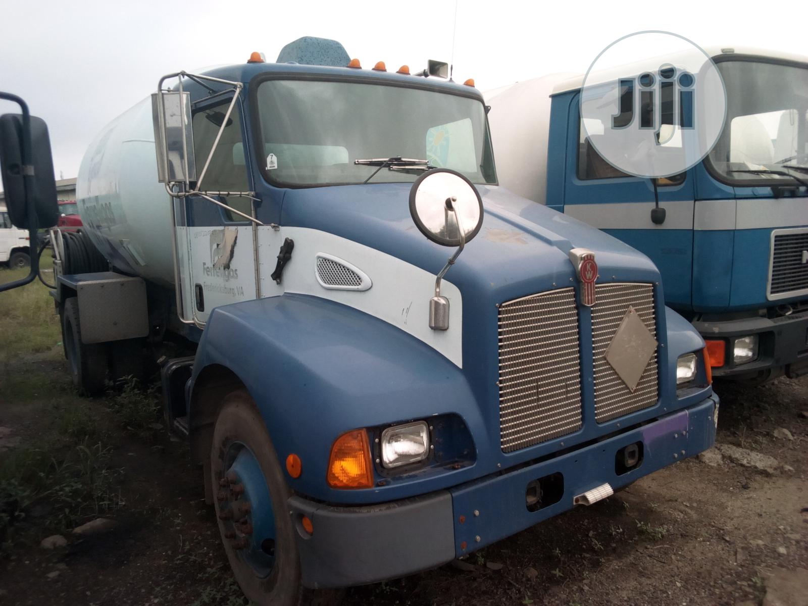 Kenwood Mack LPG Bobtail Truck 5 Tons
