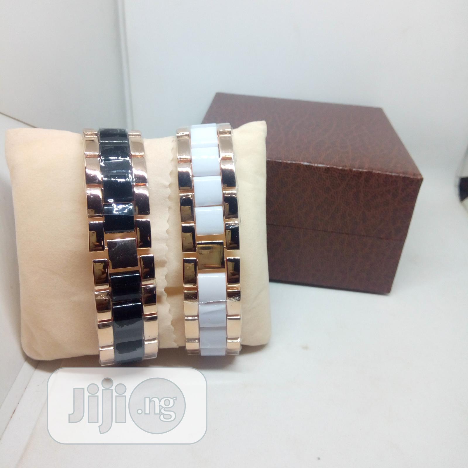Guess Couple Exotic Wrist Watch - White and Black
