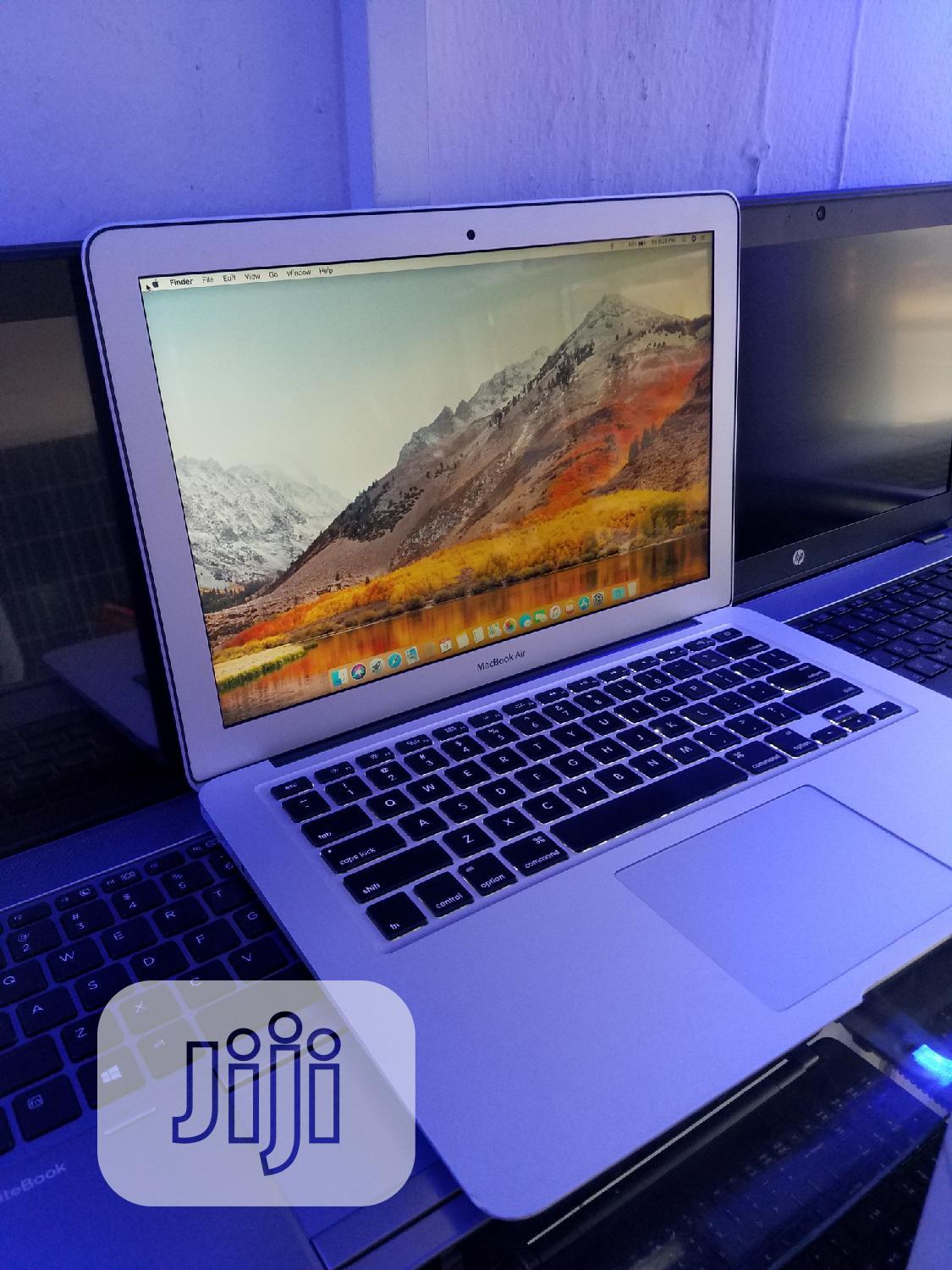 Laptop Apple MacBook Air 4GB Intel Core I5 SSD 128GB
