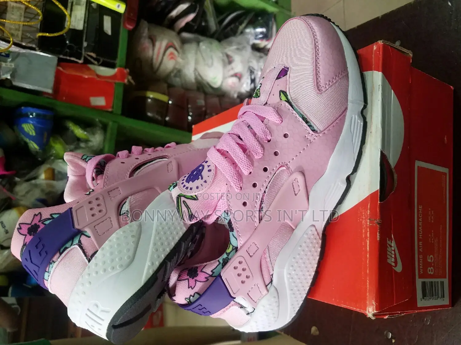 Ladies Size 40 Juggling Canvas