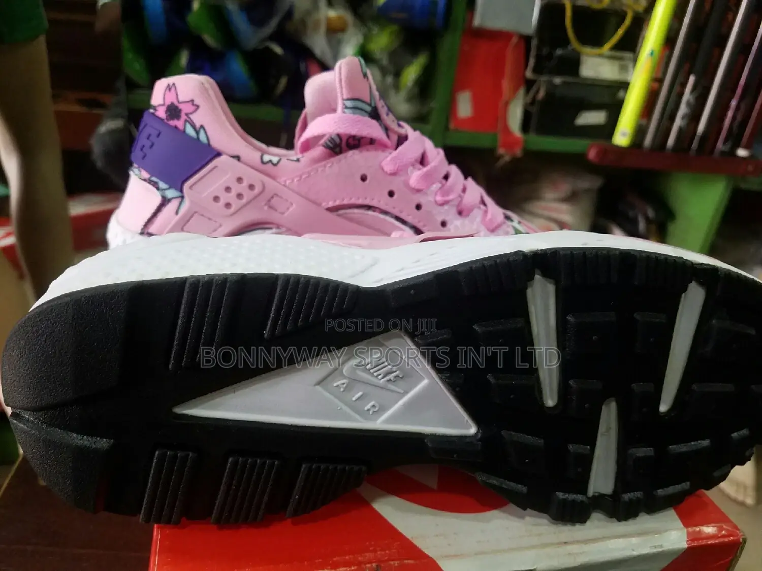 Ladies Size 40 Juggling Canvas