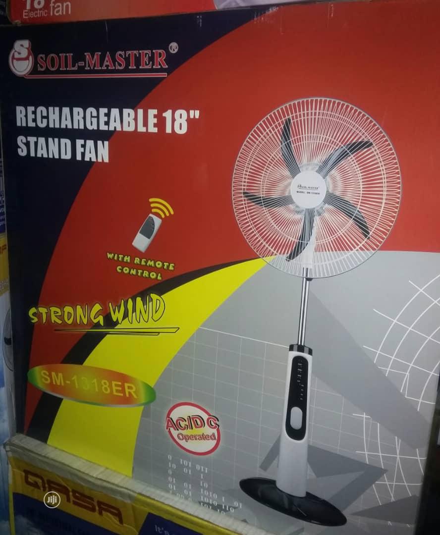 18" Soil Master Standing Rechargeable Fan
