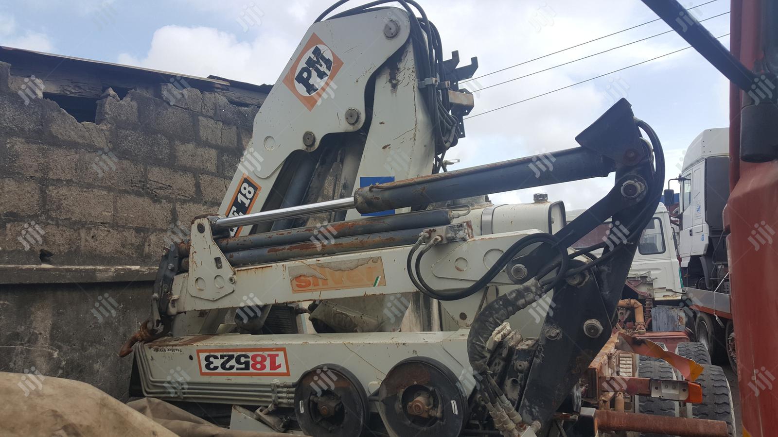 9.3tons PM SERIE 18 Hiab 9.3tons Capacity