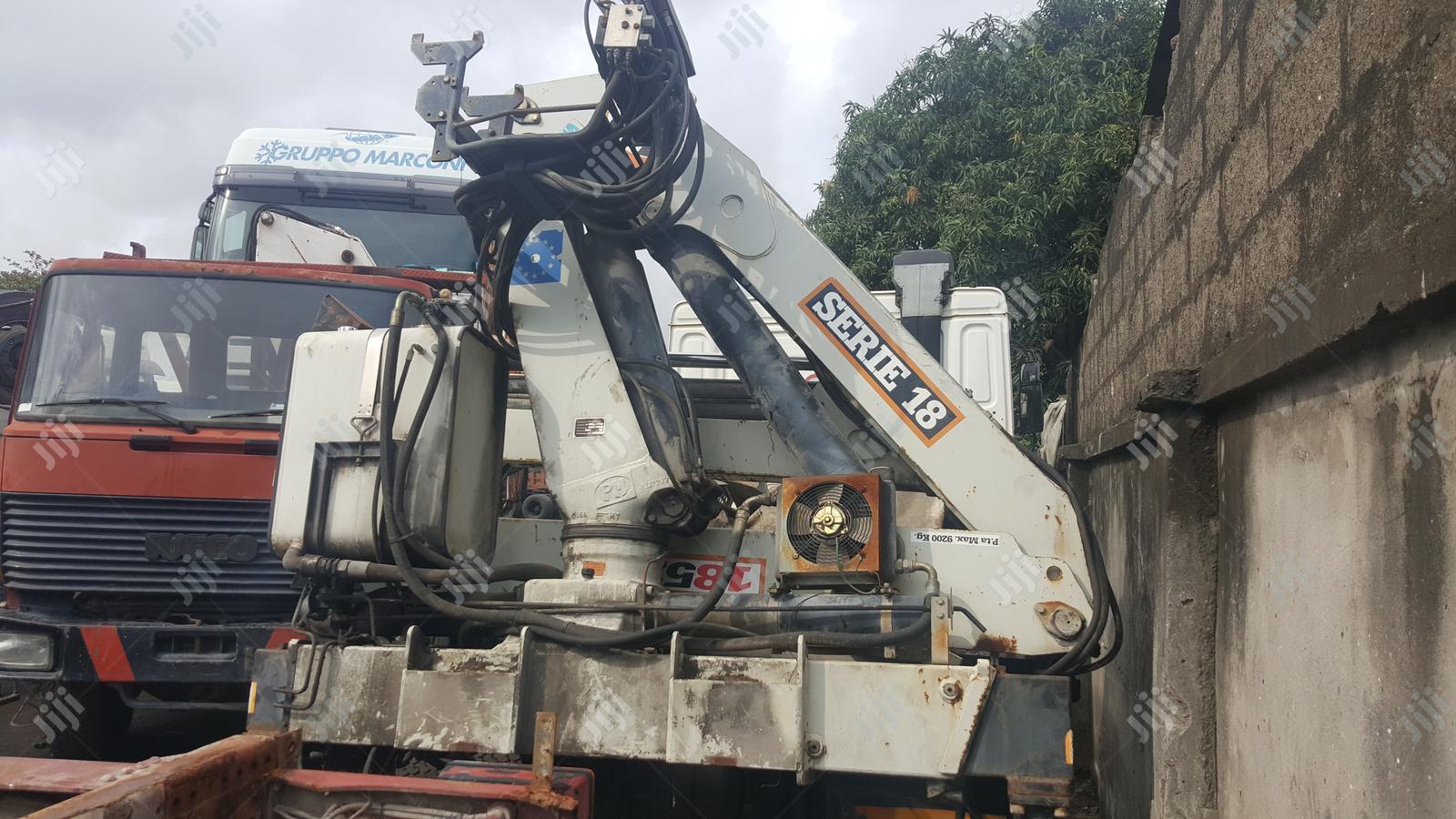 9.3tons PM SERIE 18 Hiab 9.3tons Capacity
