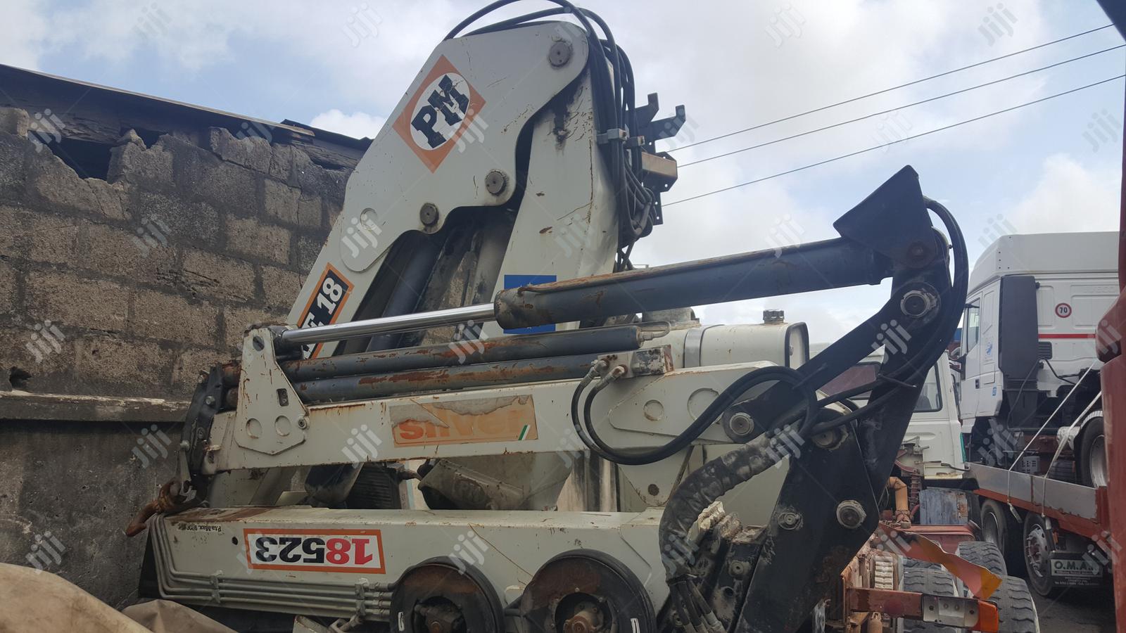 9.3tons PM SERIE 18 Hiab 9.3tons Capacity