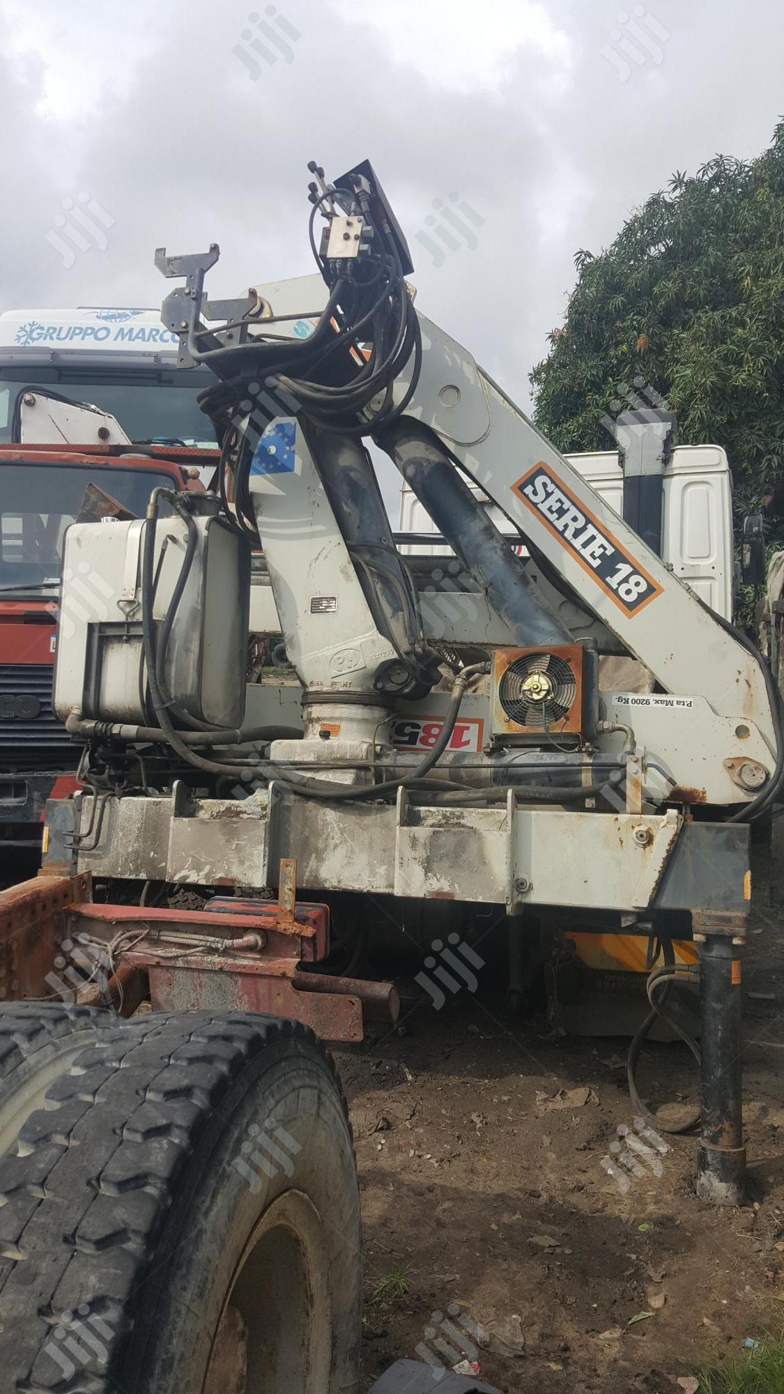 9.3tons PM SERIE 18 Hiab 9.3tons Capacity