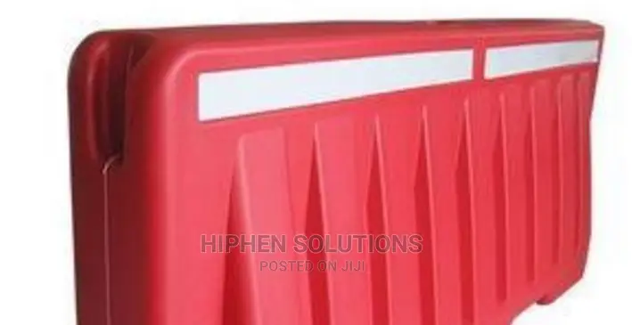 Long Fence Plastic Water Horse BY Hip
