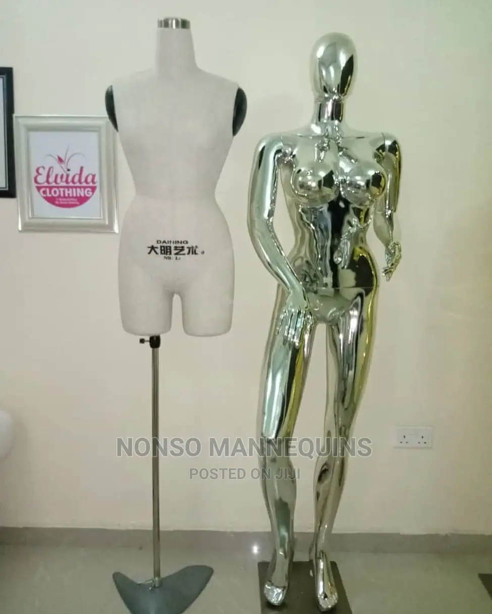 Gold Female Big Mannequin 1