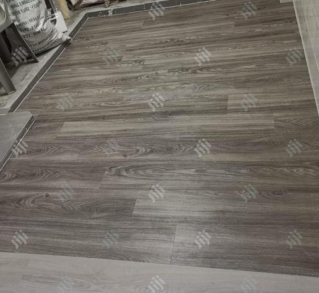 Korean Vinyl Pvc Wood-Like Floor. Can Be Laid on Ceramic