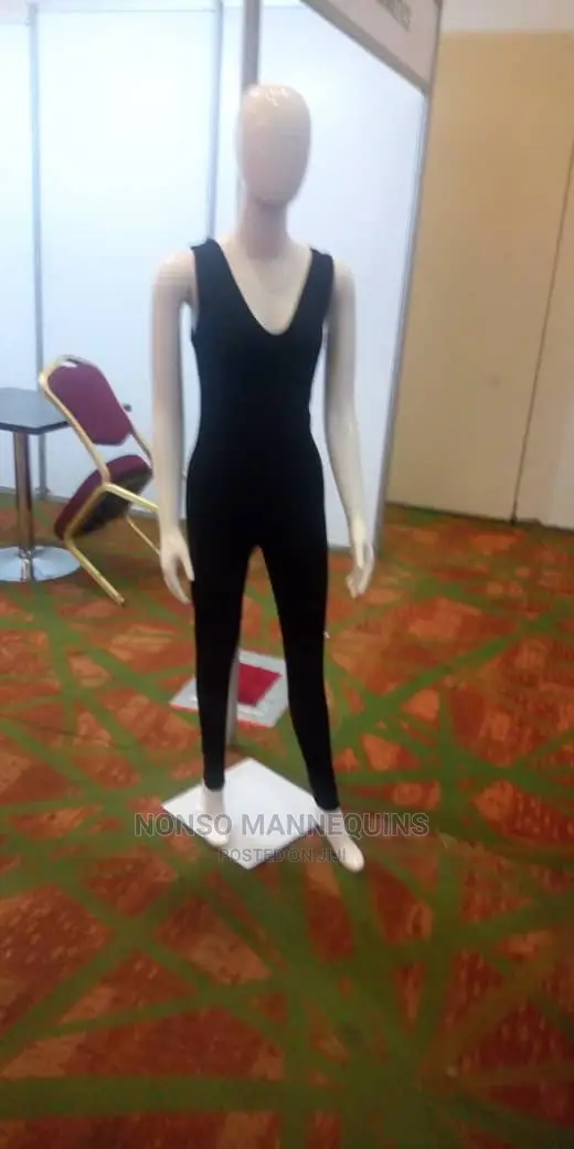 Clothes Display Glossy White Female Fashion Mannequins