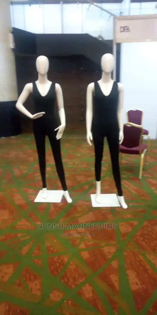 Clothes Display Glossy White Female Fashion Mannequins