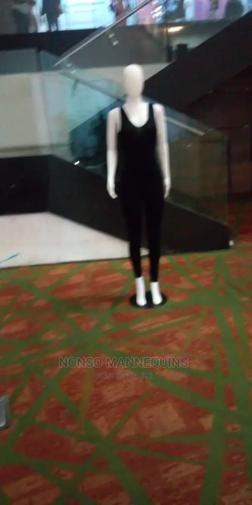Clothes Display Glossy White Female Fashion Mannequins