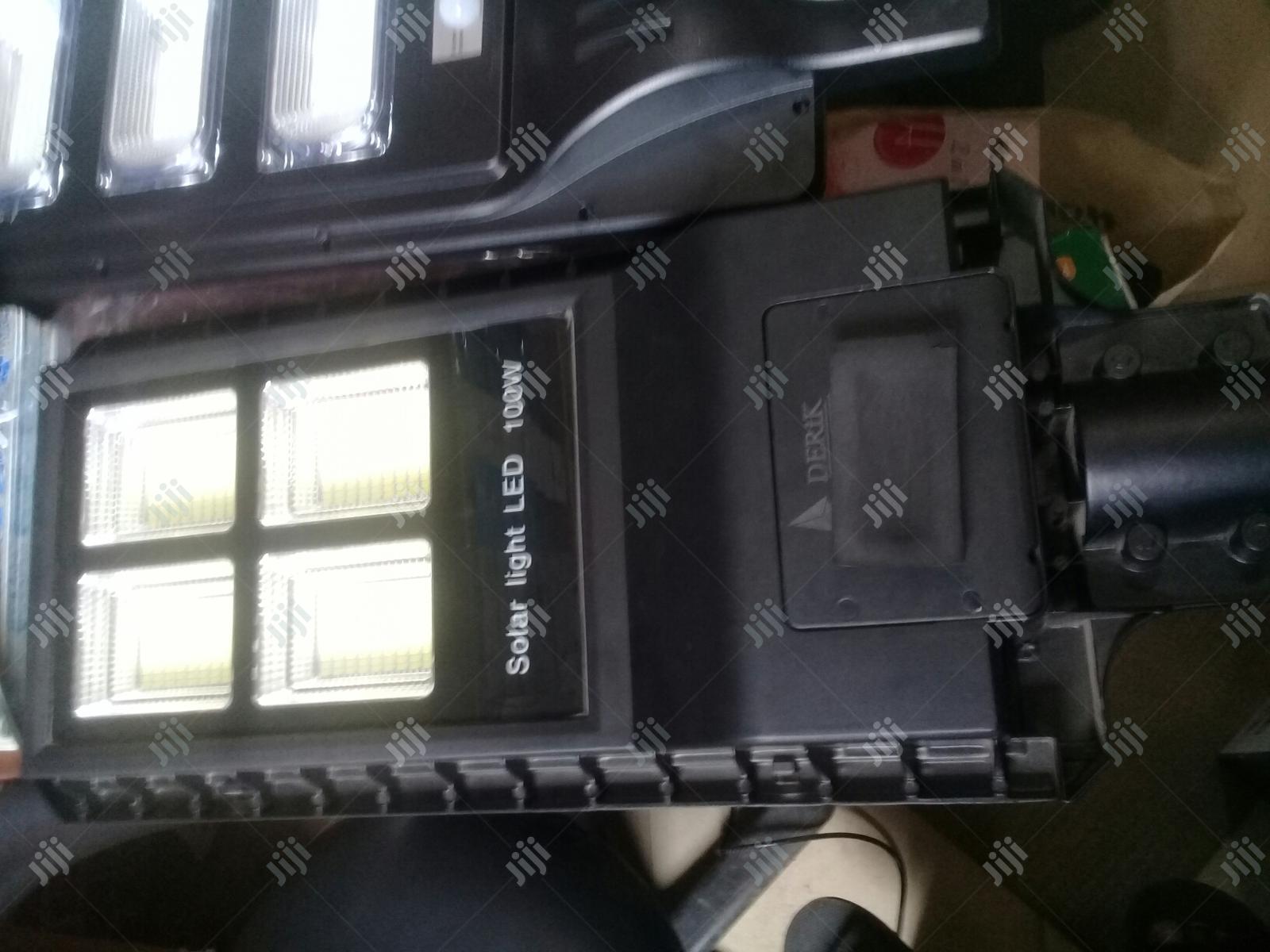 100w Derik Solar Street Light (All In One)