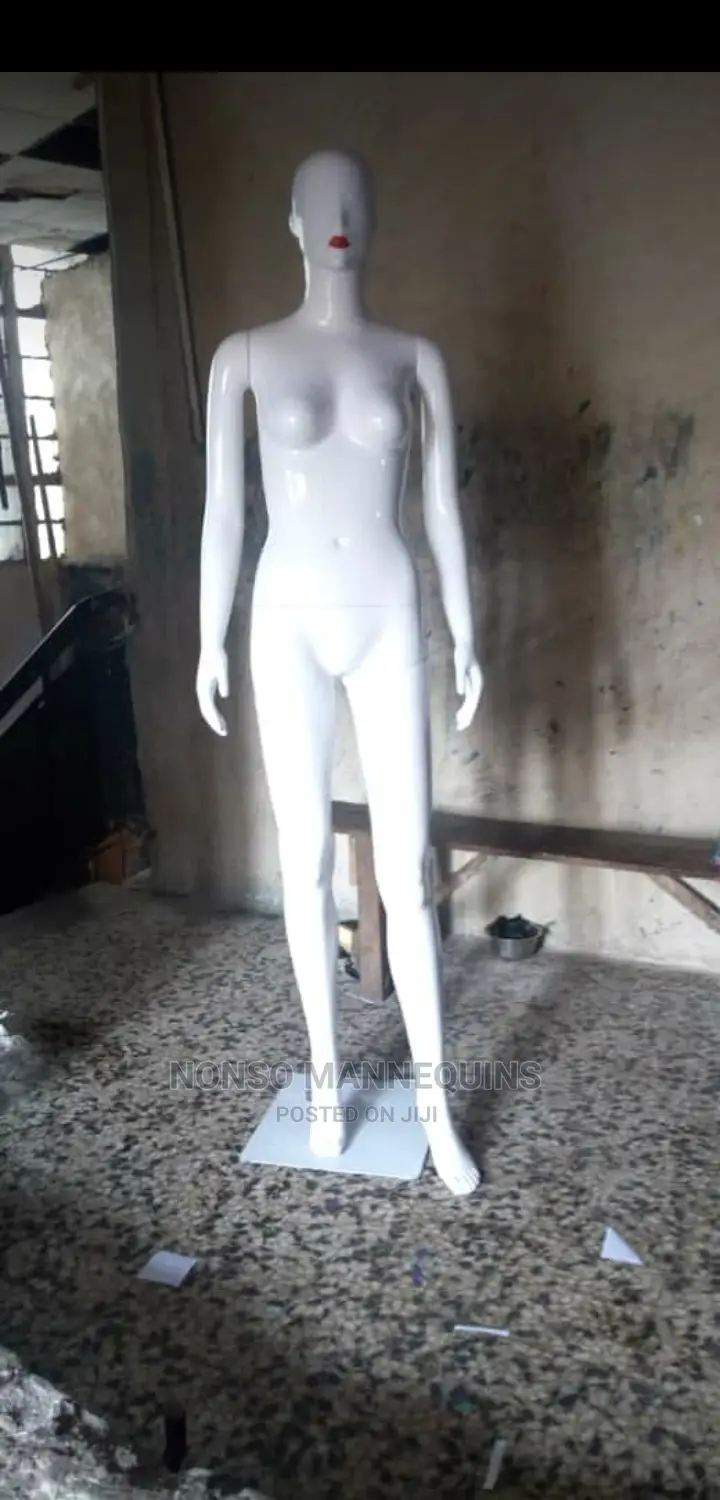 White Pose Female Clothes Display High End Mannequins