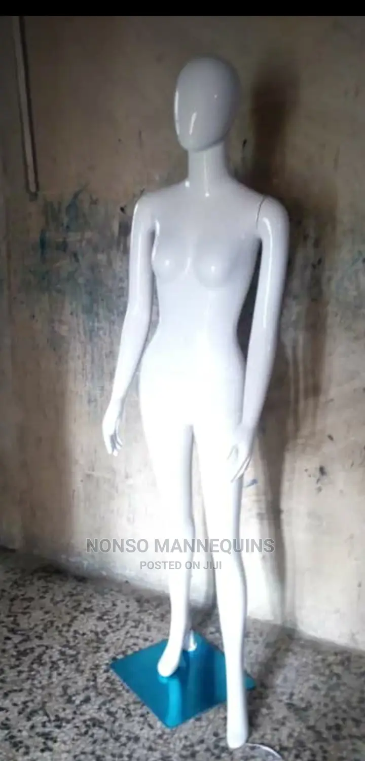 White Pose Female Clothes Display High End Mannequins