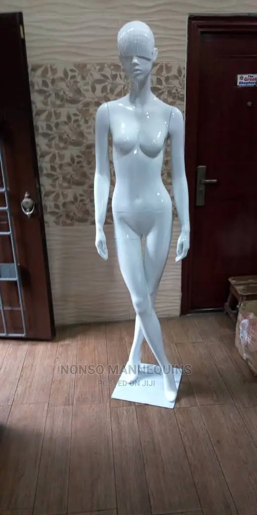 Whit Clothes Fashion Designing Display Femalr Mannequin