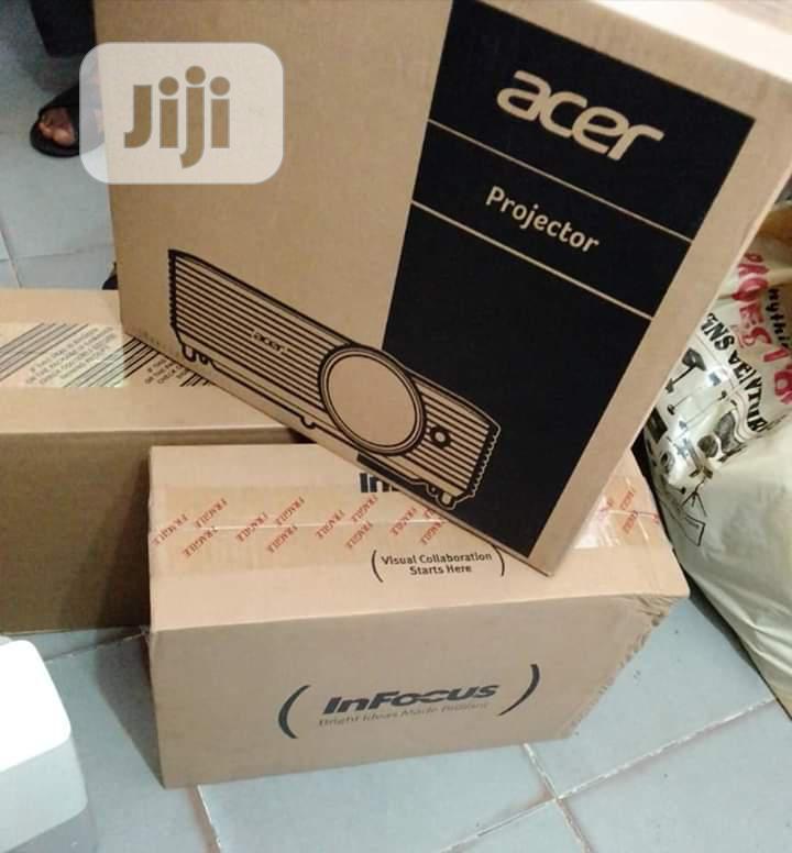 Brand New 4000 Lumens Acer