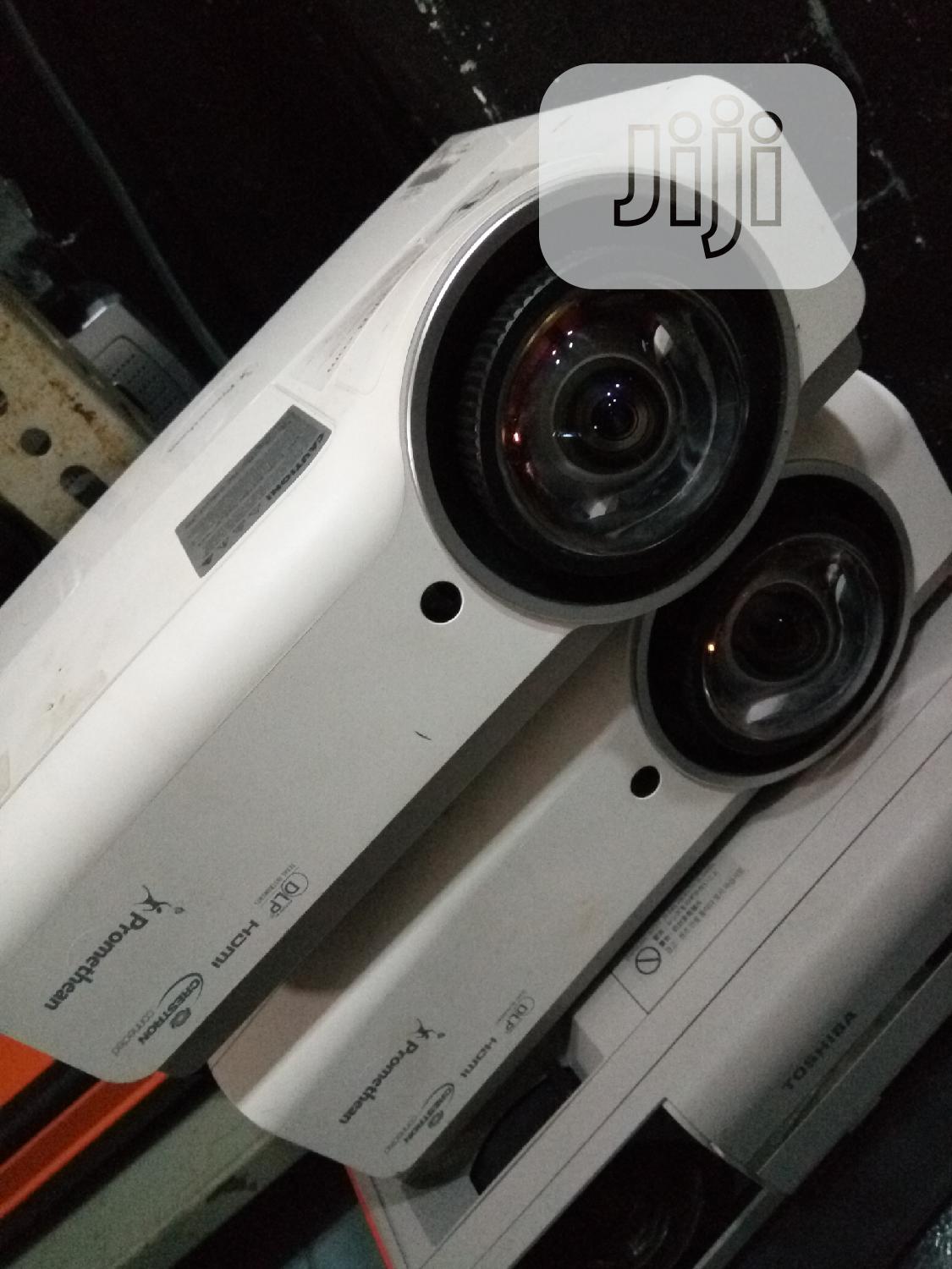 Cheap Tokunbu Short Projector With HDMI