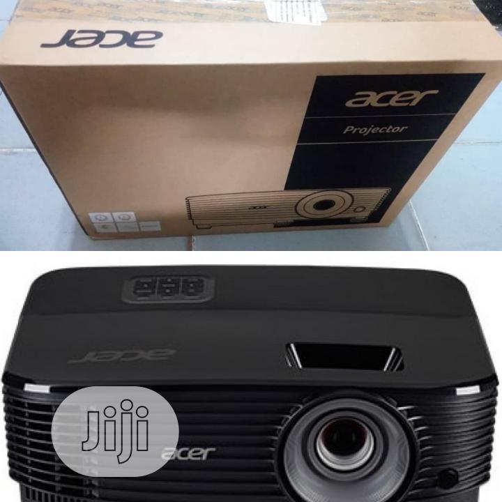 Super 4200 Lumens Acer Projector