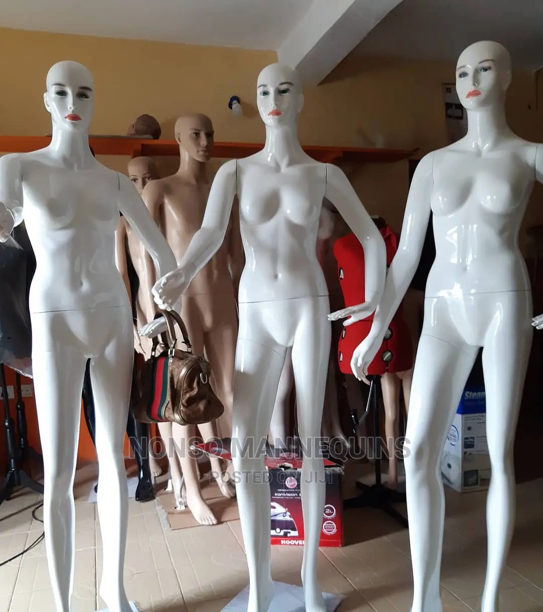 Glossy White Nice Pose Fashion Display Model Mannequins