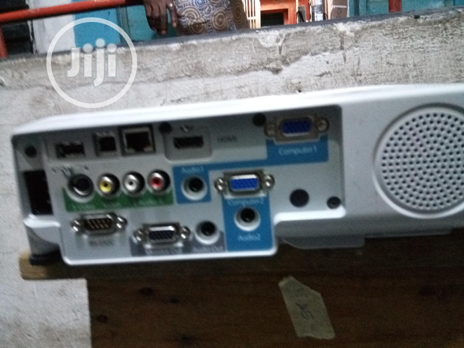 Uk Used Epson Projector for Presentation