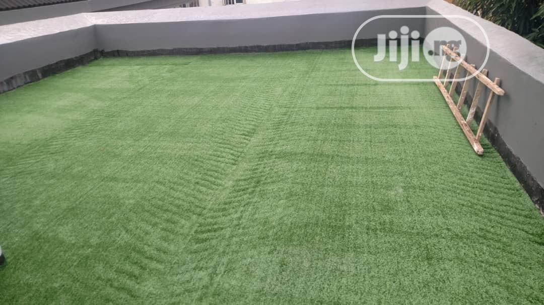 Redefine Your Rooftops With Quality Green Grass Rugs