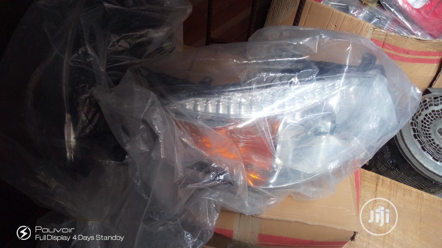 Head Lamp Toyota RAV4 2006/2007 Model
