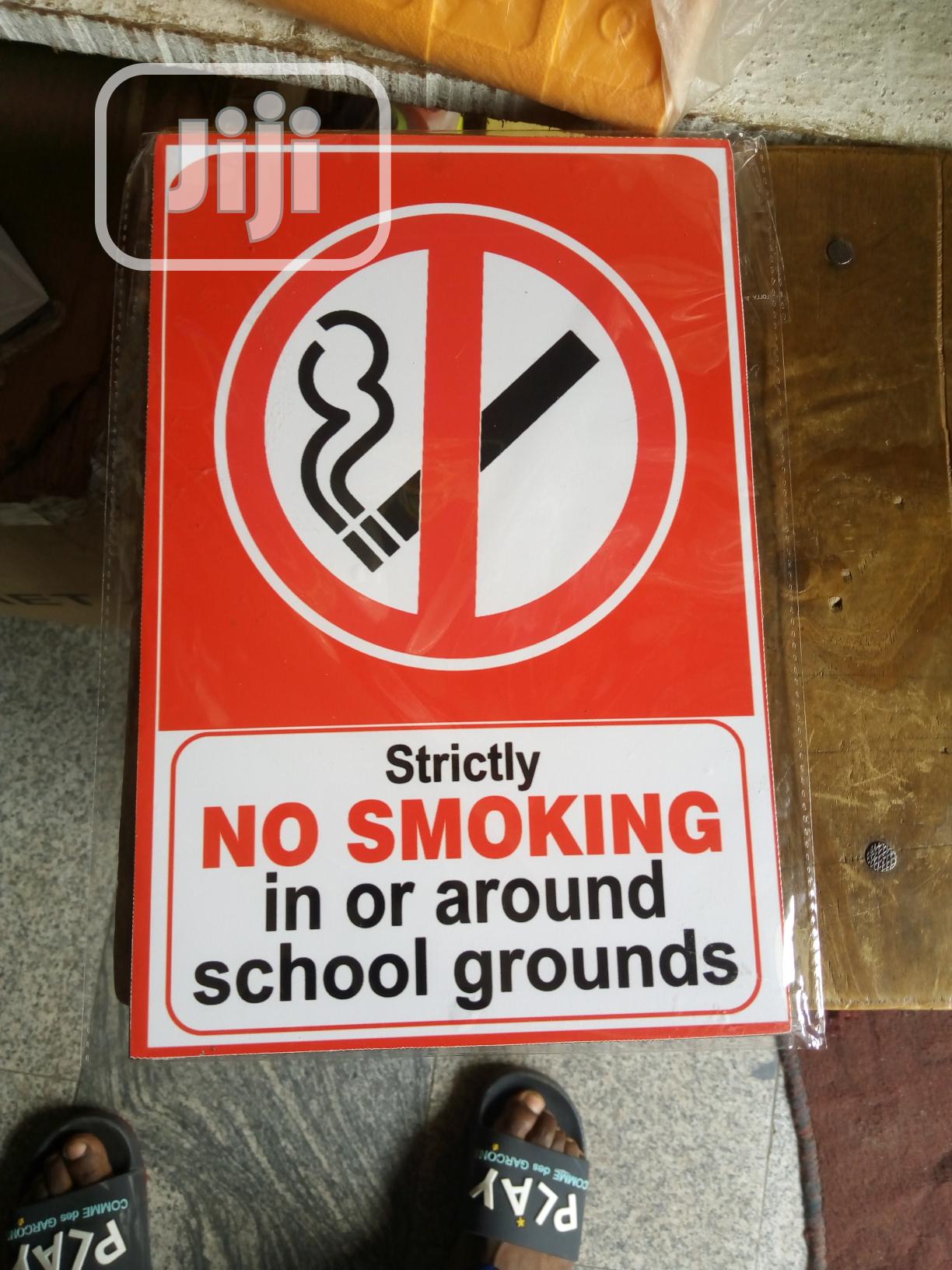 School No Smoking Signage.