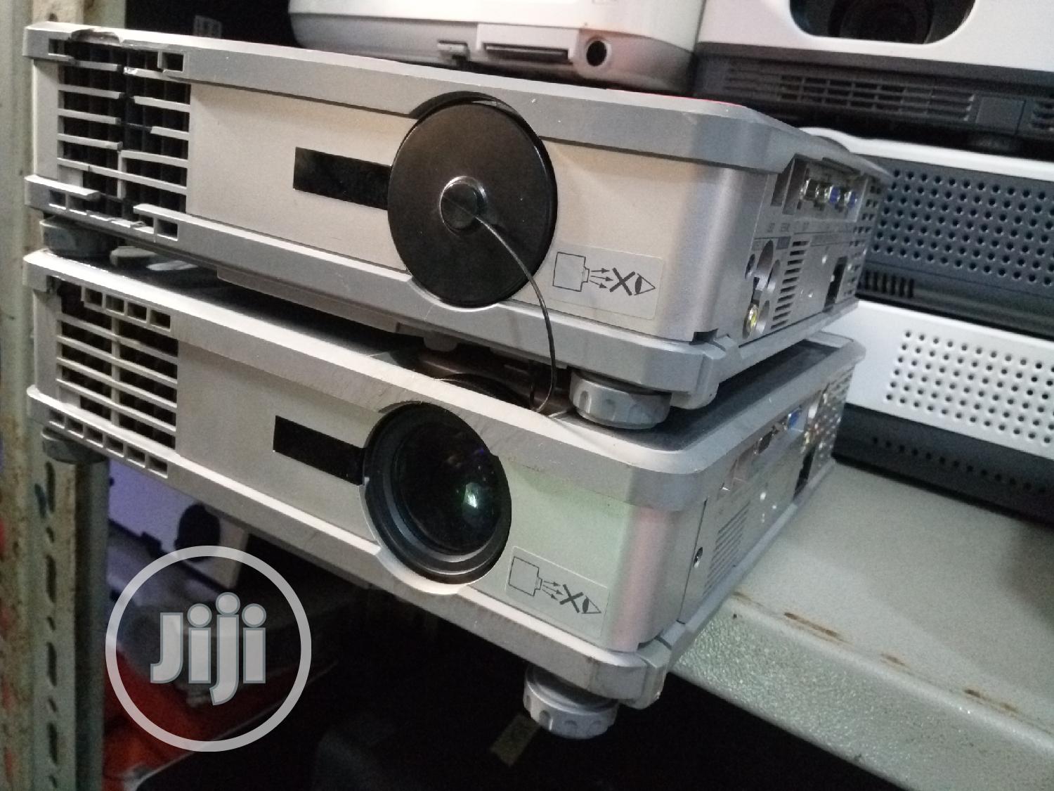 Neat Mitsubishi Projector