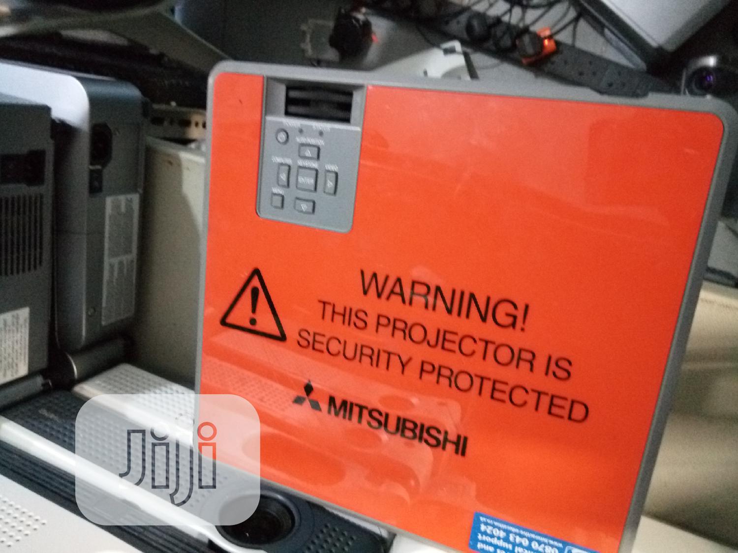 Neat Mitsubishi Projector