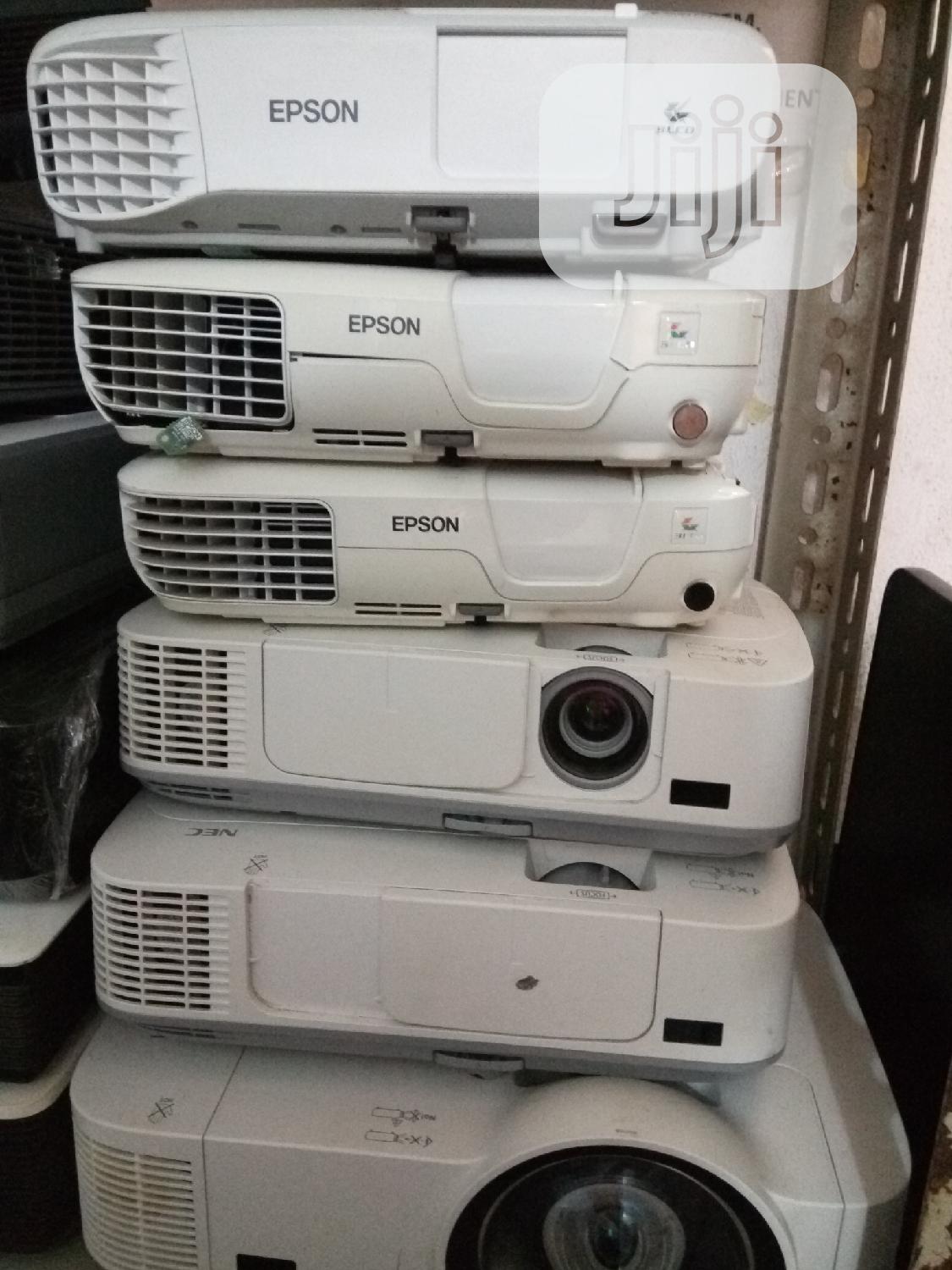 Super Neat Working Epson Projector