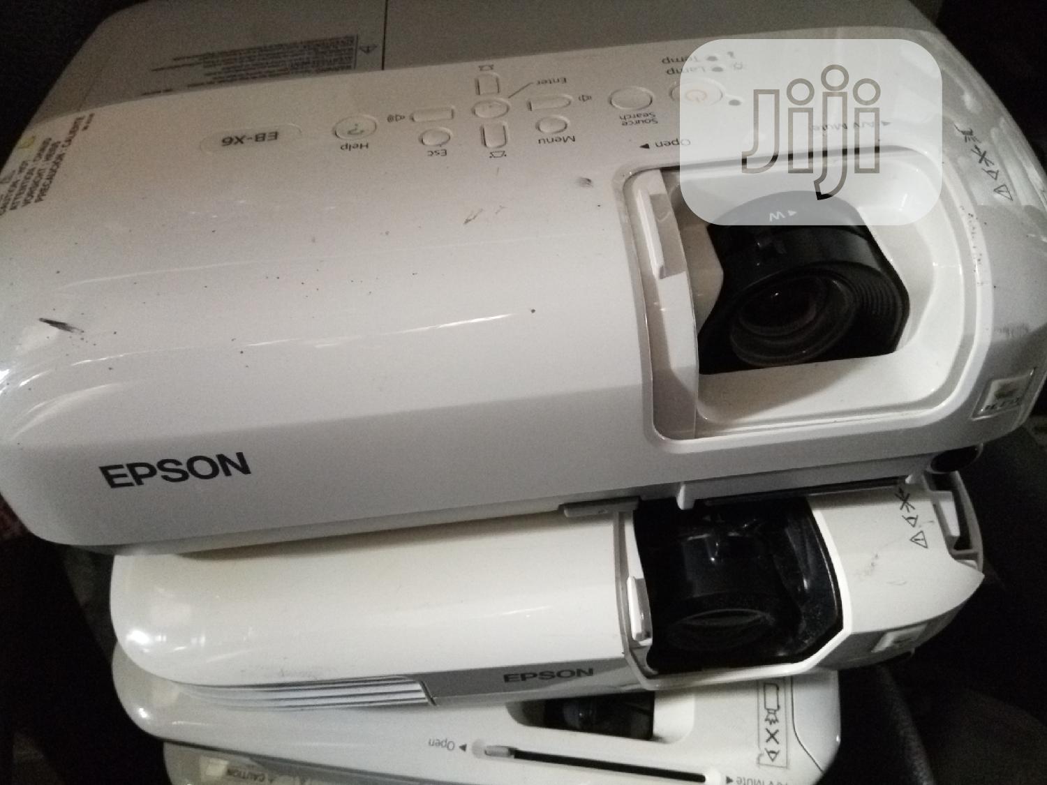 Amazing Epson Projector EB-X6
