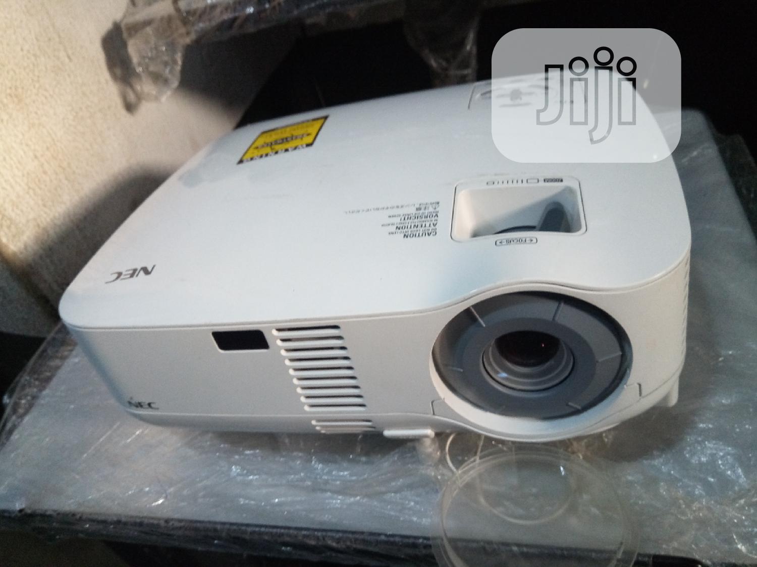 Neat London Used Projector