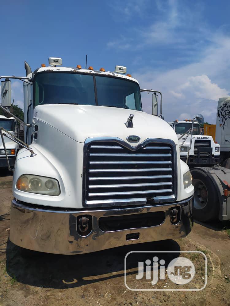 Tokunbo 2005 Vision MACK Ten Tyres Head Truck Superb Engine
