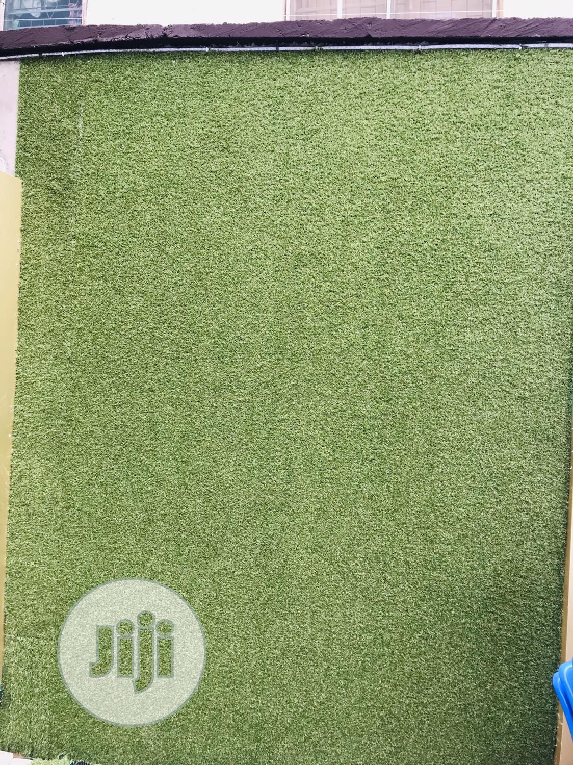 Redefine Your Wall With Green Grass Rugs