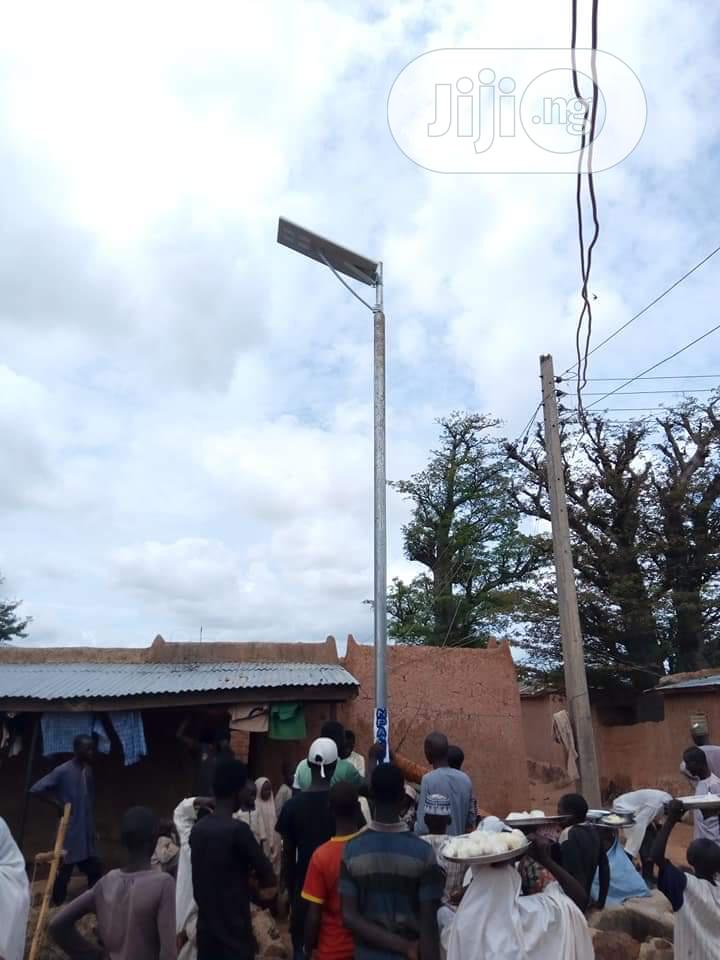 Local Made 6 Meters Galvanize Pole for Project Street Light