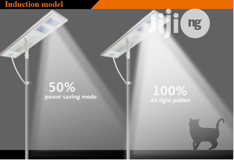 Stand Alone 100w Integrated Solar Project Light With Battery Back Up