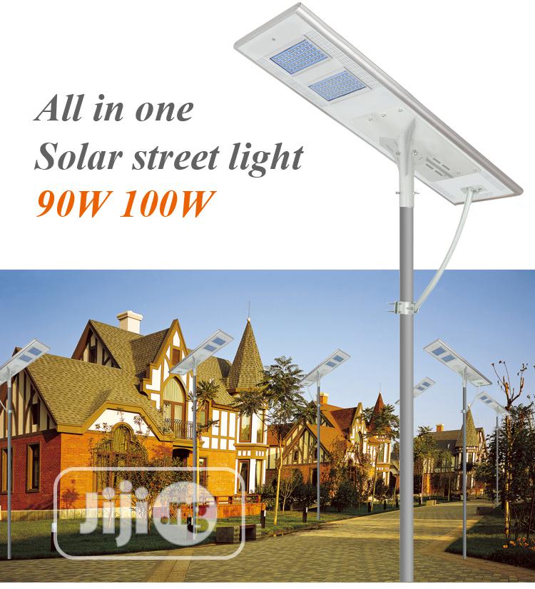 Stand Alone 100w Integrated Solar Project Light With Battery Back Up