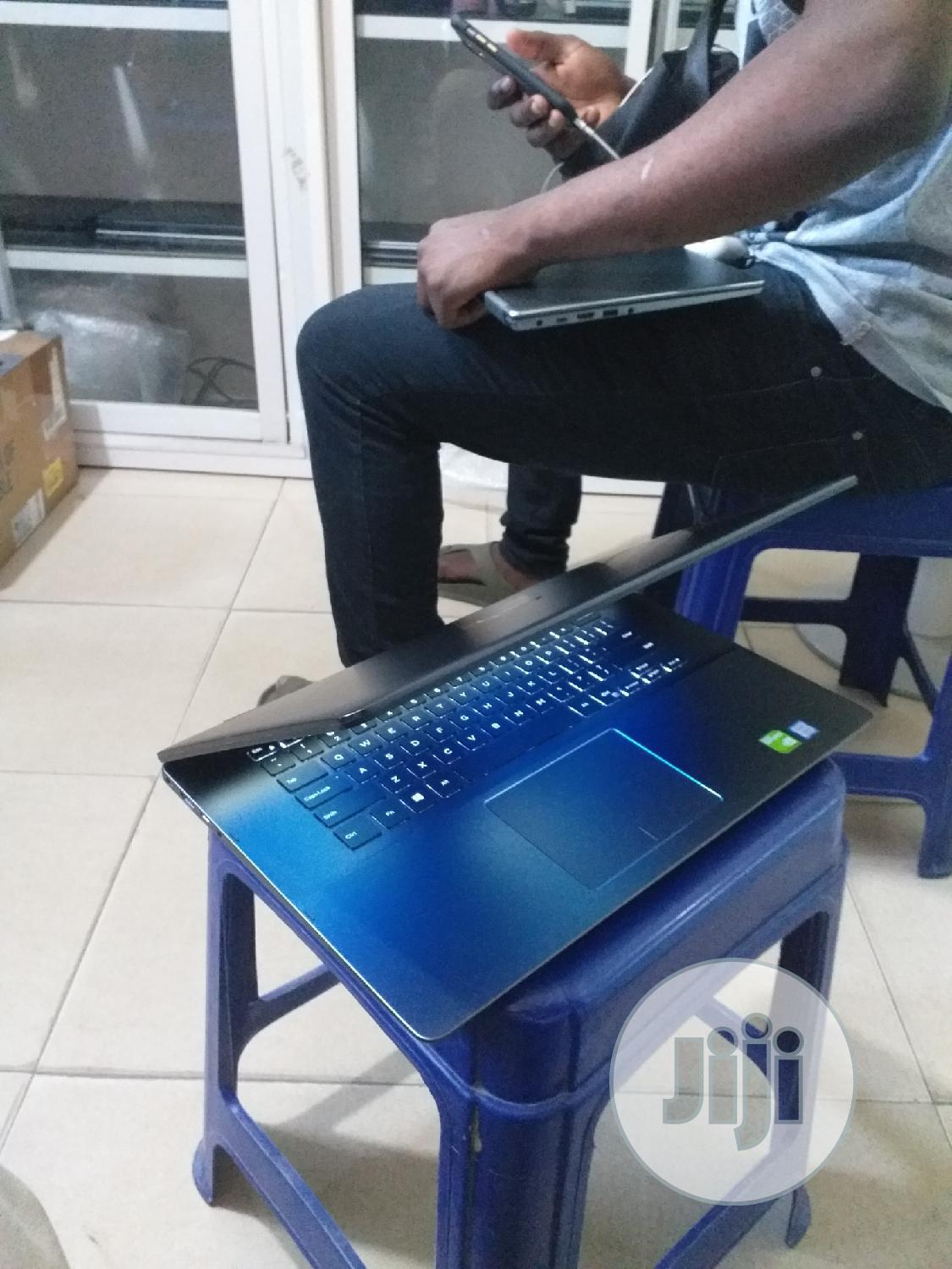 Laptop Dell Inspiron 15 7586 16GB Intel Core I7 SSD 512GB