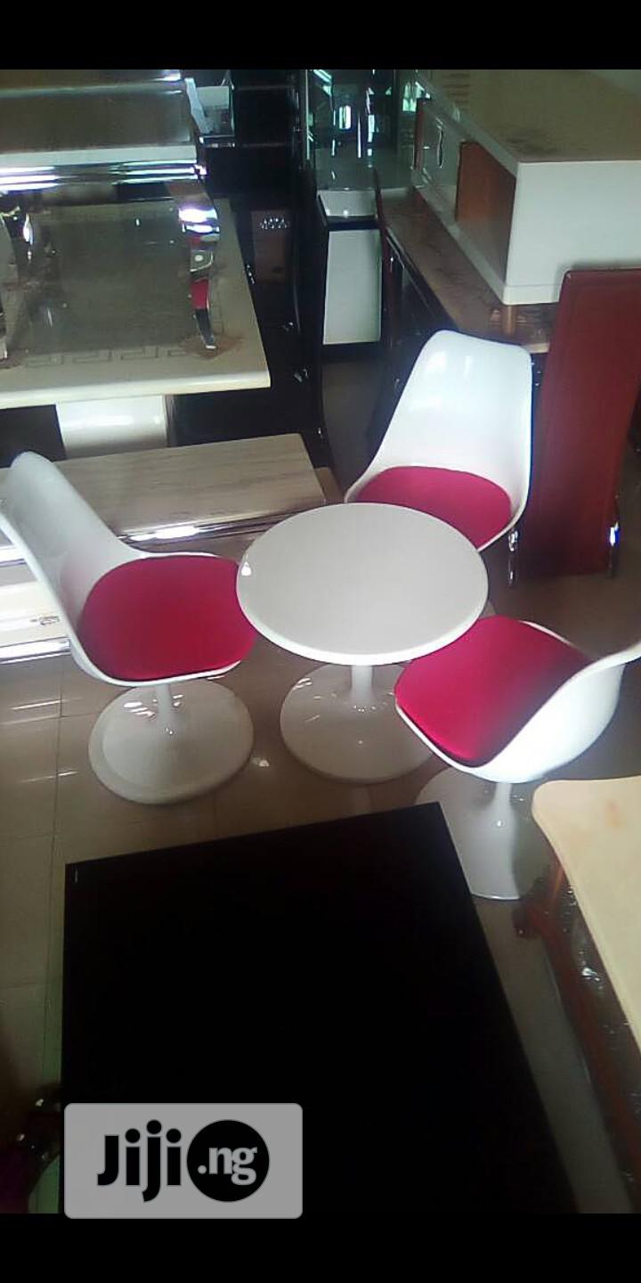 Round Marble Table With 3 Units Of Chair