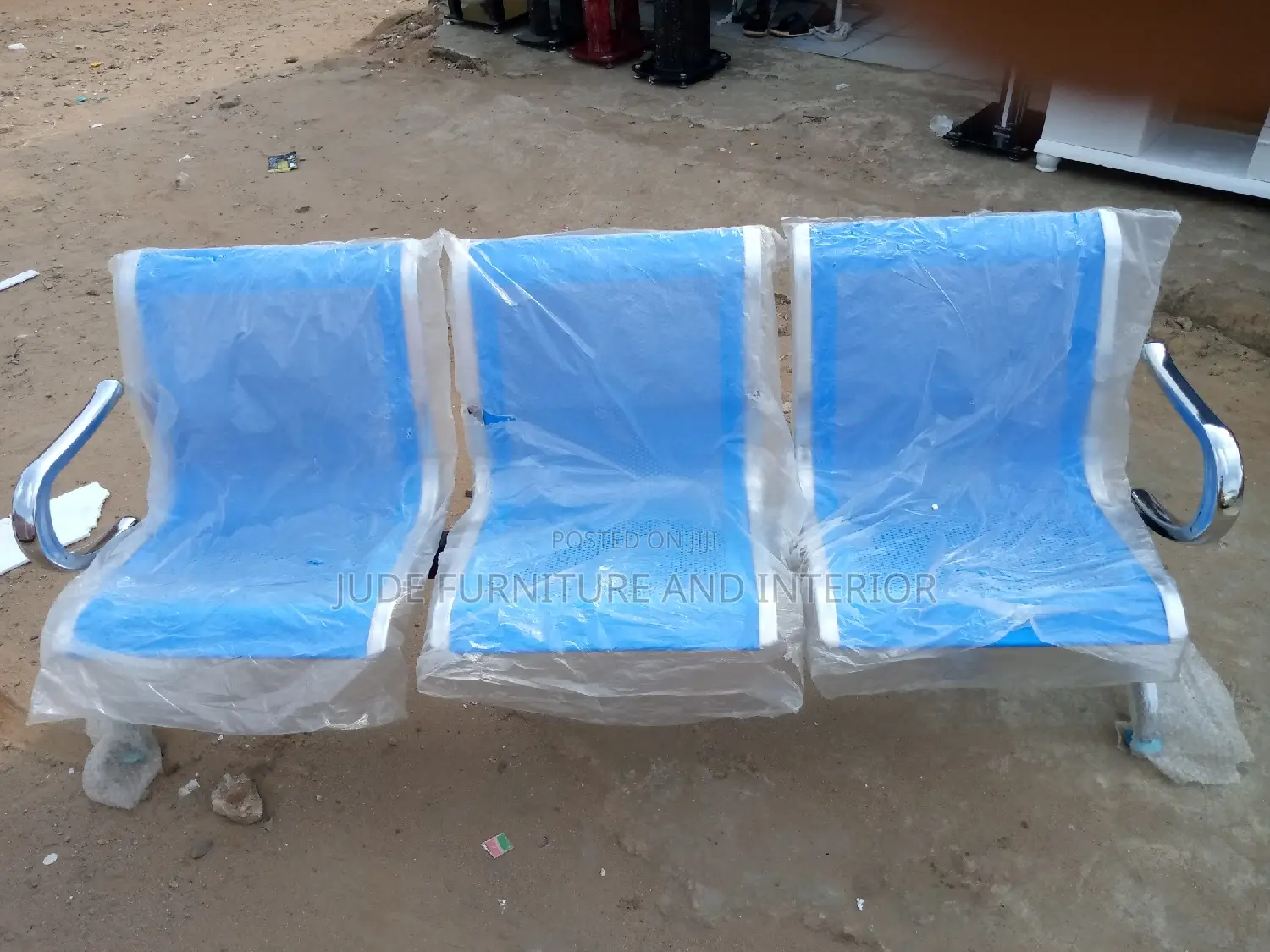 3 In 1 Airport Chair