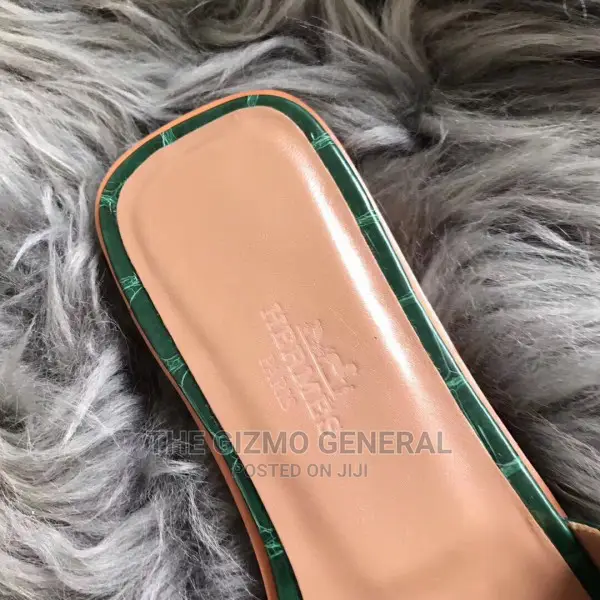 Hermes Oran Sandals in Green Shiny Niloticus Crocodile